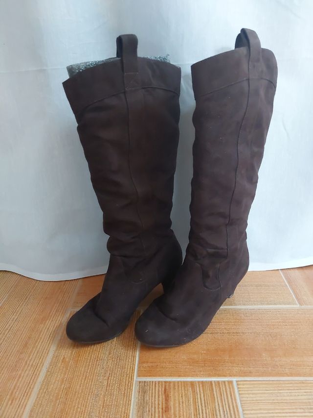 BOTAS MARRONES .TALLA 40/41 .CAÑA ALTA
