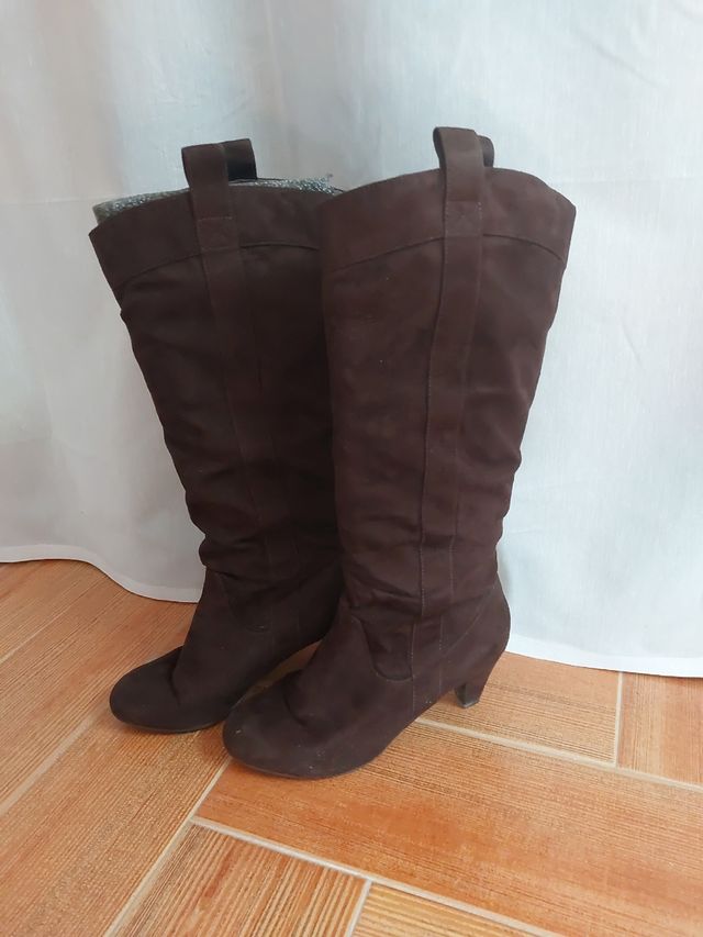 BOTAS MARRONES .TALLA 40/41 .CAÑA ALTA
