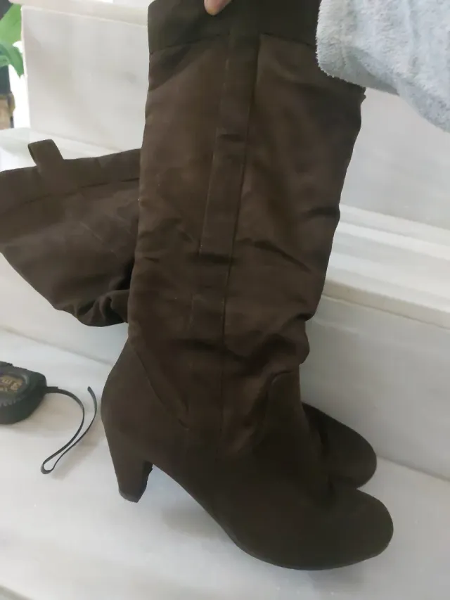 BOTAS MARRONES .TALLA 40/41 .CAÑA ALTA