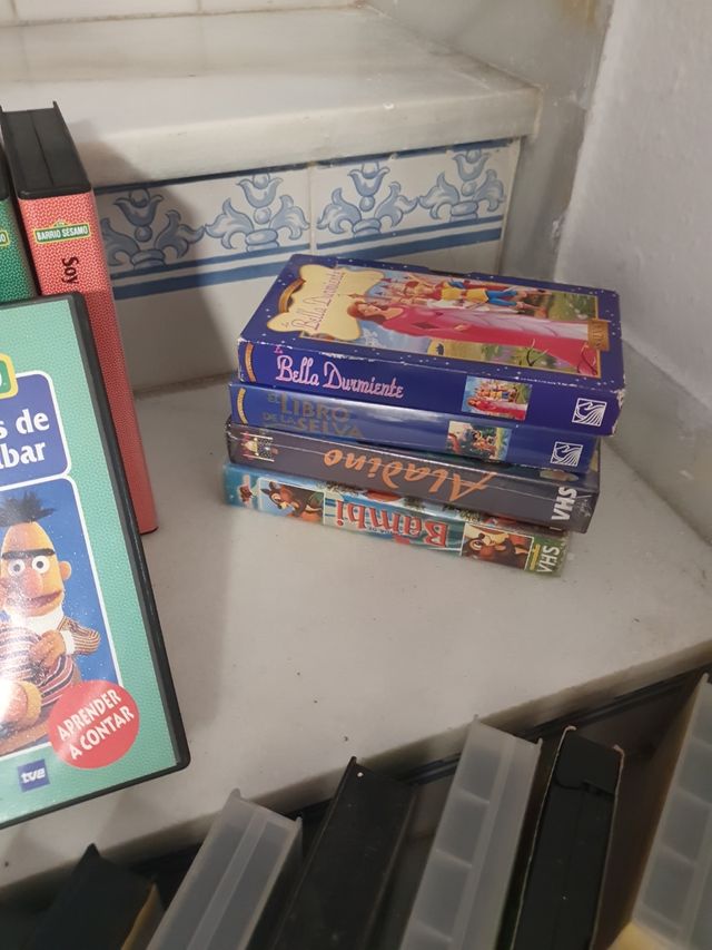 Nastri VHS per bambini degli anni '90