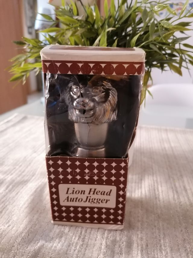 MEDIDOR ANTIGUO DE LICOR