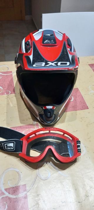 4 Cascos de moto 