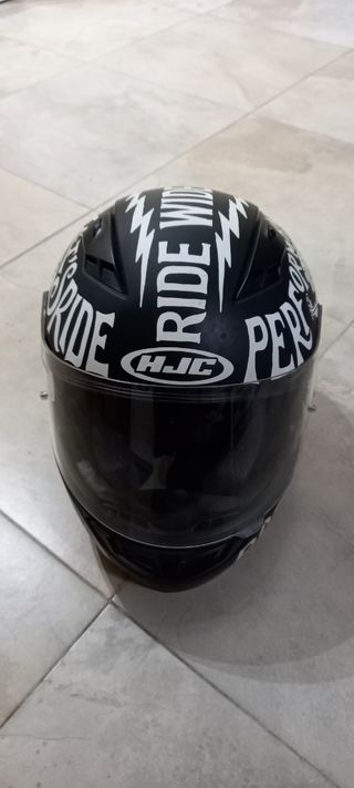4 Cascos de moto 