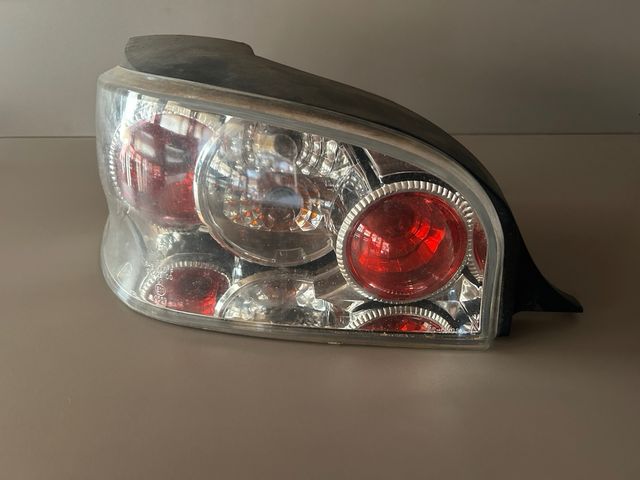 Piloto trasero izquierdo citeoen