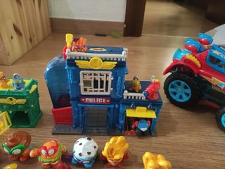 Lote juguetes superthings