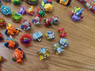 Lote juguetes superthings