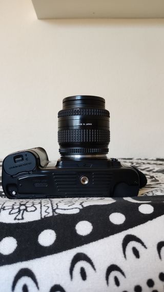 Nikon F-601 y Objetivo de 35-70 mm