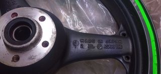 Llanta delantera Kawasaki zx9 2002