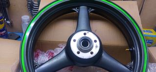 Llanta delantera Kawasaki zx9 2002