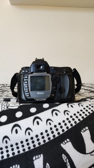 Nikon D70s y Objetivo AFS Nikkor 18-70mm