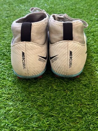 Bota fútbol Nike Mercurial . T.38
