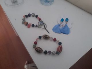 pendiente y pulseras