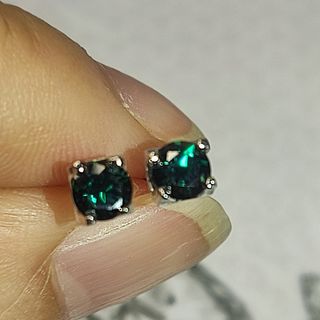 Pendientes de plata moissanita verde