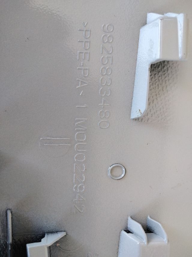 Tapa depósito Peugeot 2008