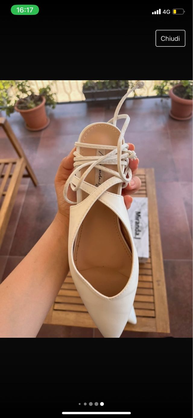 Sandali a punta alla schiava donna