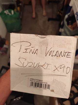 Piña volante