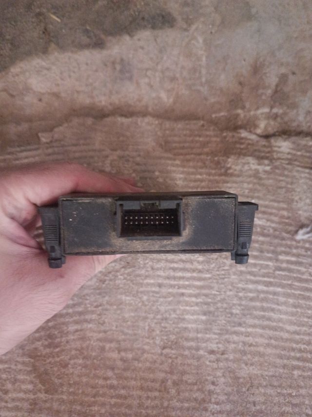 Centralita confort VW