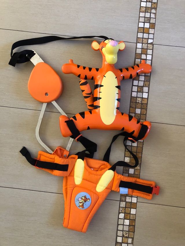 Saltador de puerta de bebe