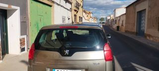 Peugeot 5008 2010