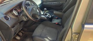 Peugeot 5008 2010