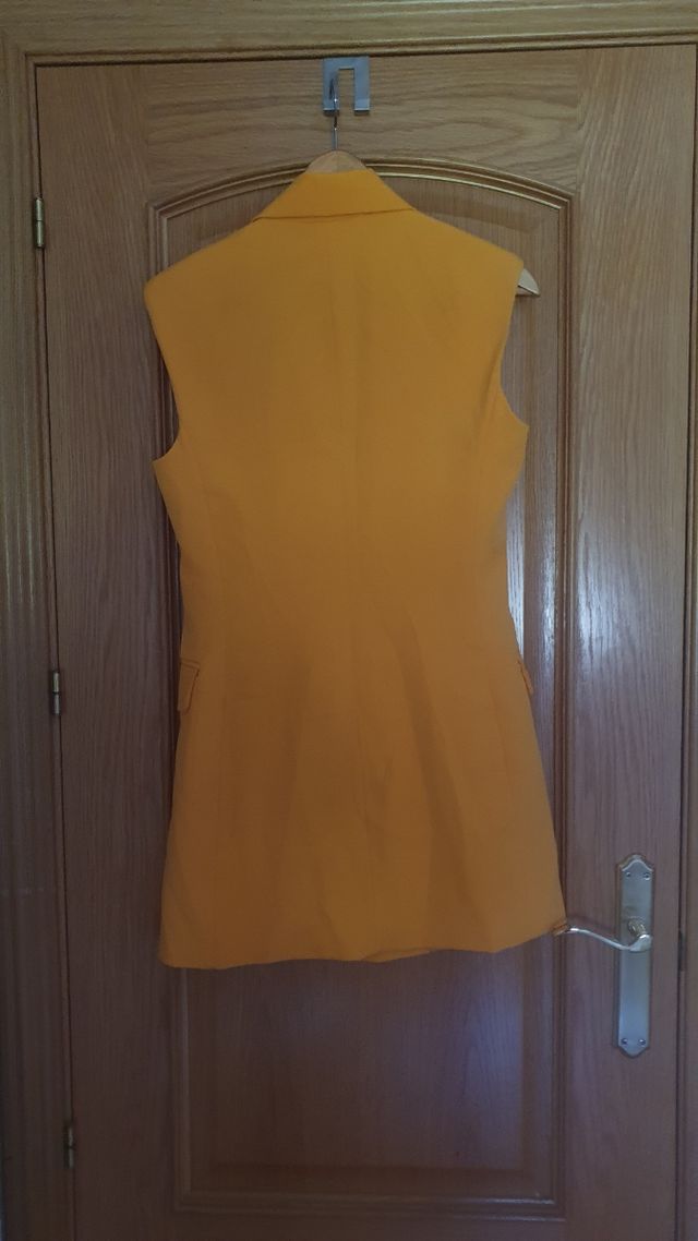 Vestido traje chaleco sin mangas Bershka