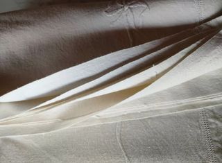 Antico lenzuolo matrimoniale ricamato +