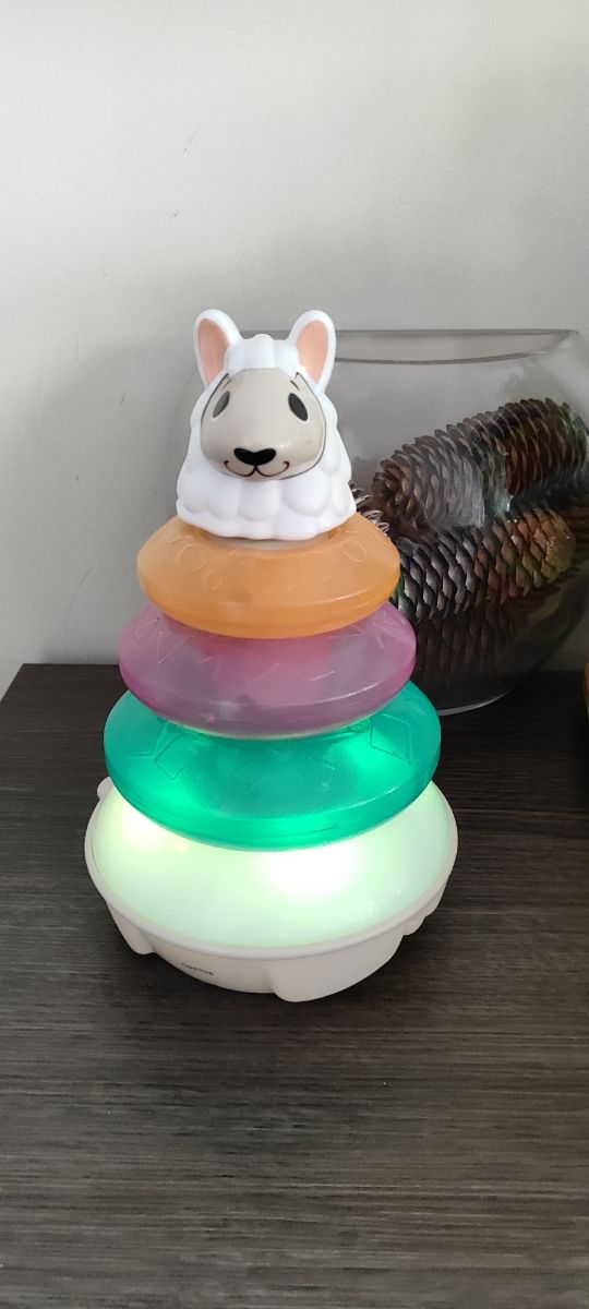 Pirámide de juguete