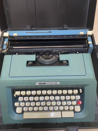 Máquina de escribir Olivetti Studio 46