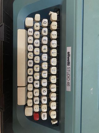 Máquina de escribir Olivetti Studio 46