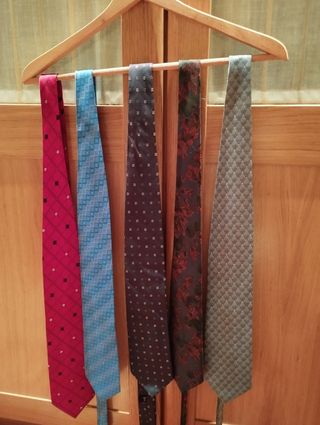 Corbatas varias de seda