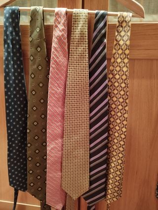 Corbatas varias de seda