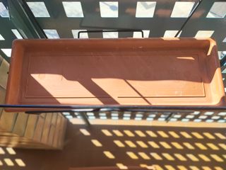 JARDINERA O MACETERO DE BALCON