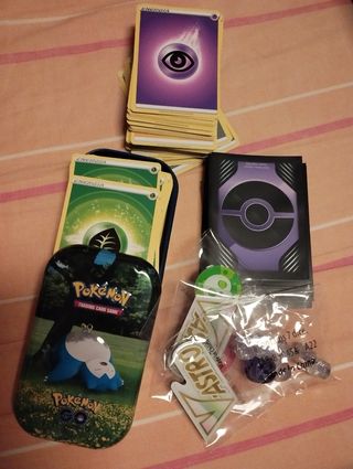 Pokémon TCG Cofres latas y extras