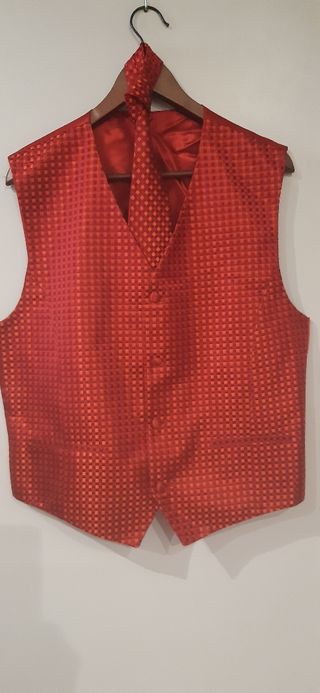 Chaqué completo talla 46.CARAMELO