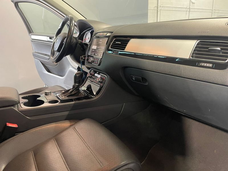 Volkswagen Touareg 2014, foto 17