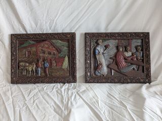 Dos cuadros antiguos tallados en madera