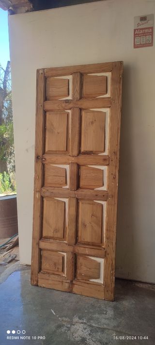 Puerta antigua .