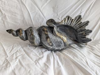 Caracola tallada en madera