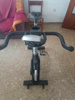 Bicicleta de spinning y cinta de correr