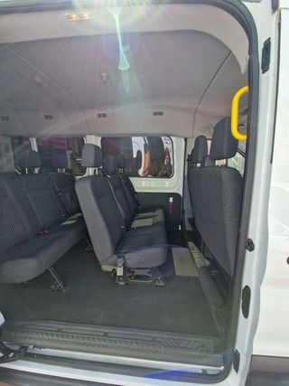 ALQUILER FURGONETA 9 PLAZAS ADAPTADA MINUSVALIDOS