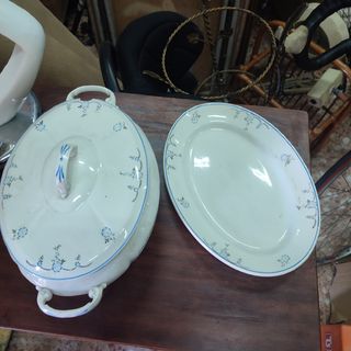 Sopera porcelana San Claudio antigua con plato