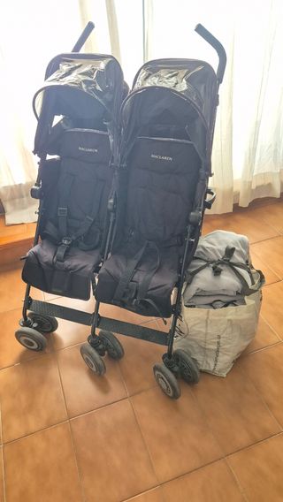 Carrito gemelar con complementos