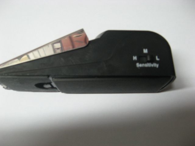 Travão de porta com alarme