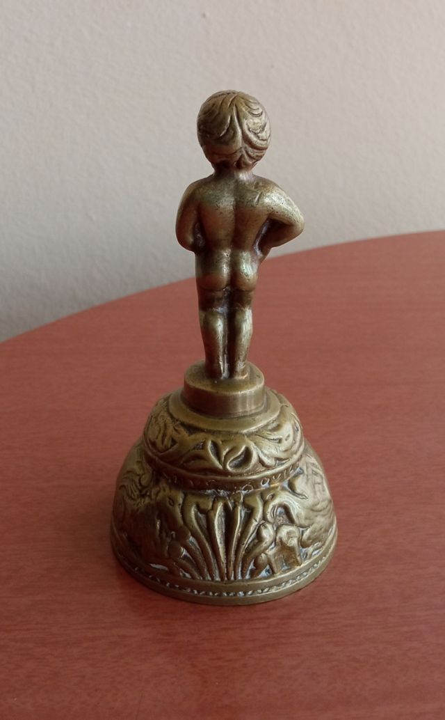 Campana bronce antigua