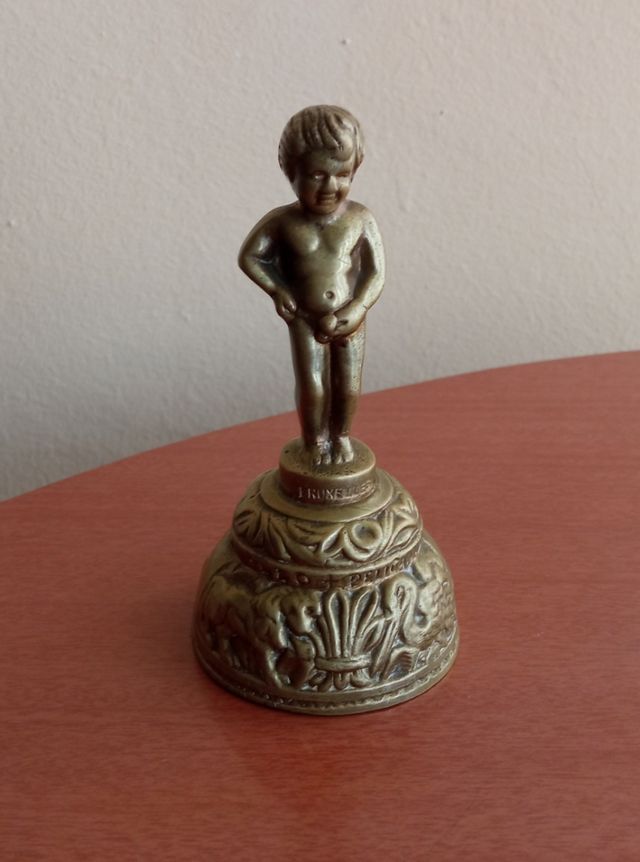 Campana bronce antigua