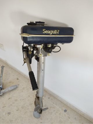Motor fueraborda British Seagull Featherweight