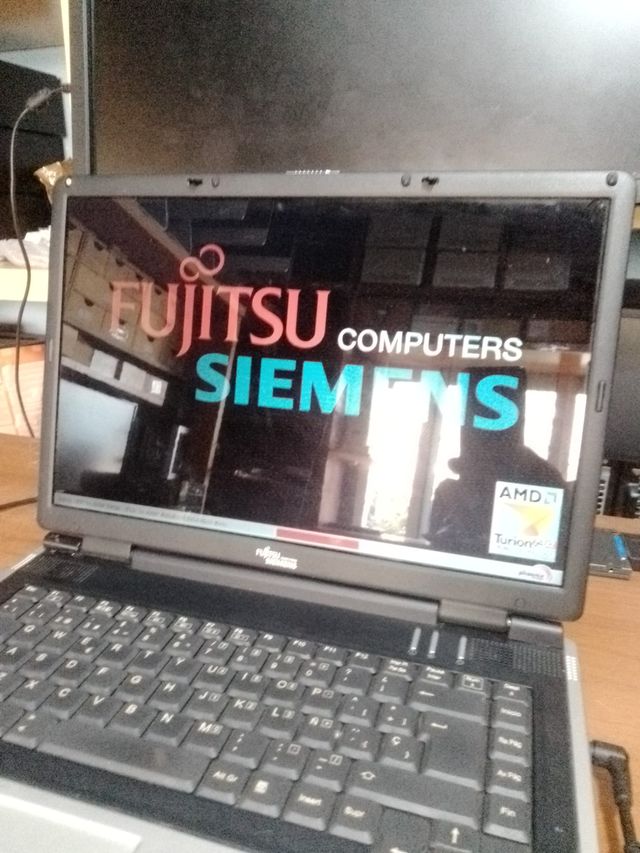 PORTATIL FUJITSU SIEMENS