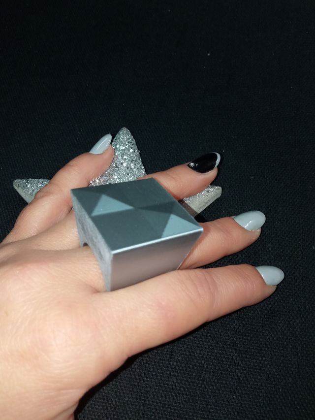 Anello nero, bianco o argento fatto a mano