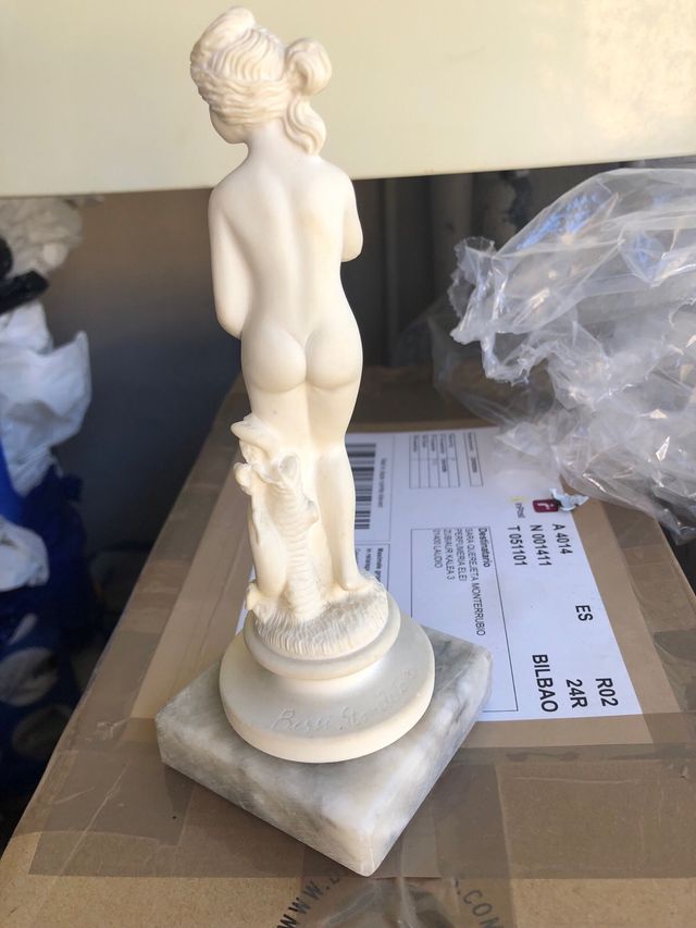 Escuktura Bessi Stoneleti