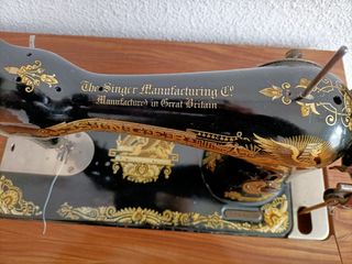 Máquina de coser Singer año 1926 en uso